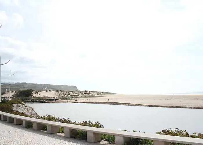 Semesterbostad Canas House - Al Areia Branca